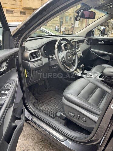 Kia Sorento-13