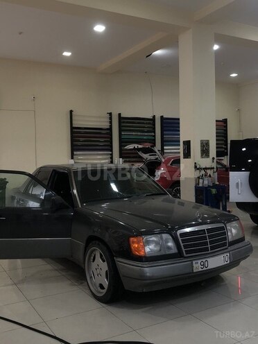 Mercedes E 220 1995, 440,000 km - 2.2 l - Bakı