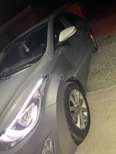 Hyundai Avante 2015, 180,000 km - 1.6 l - Şirvan