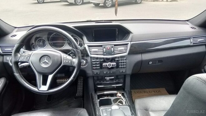 Mercedes E 350 4MATIC 2012, 241,600 km - 3.5 l - Bakı