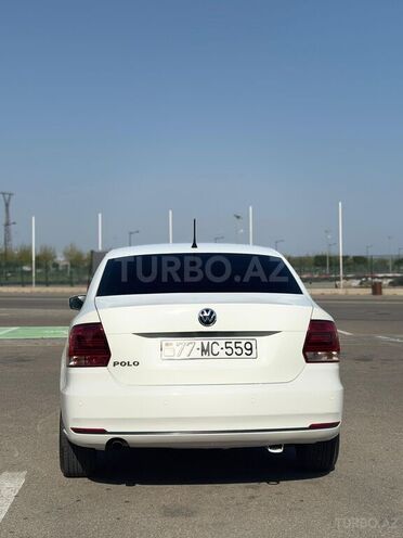Volkswagen Polo 2018, 130,000 km - 1.6 l - Bakı