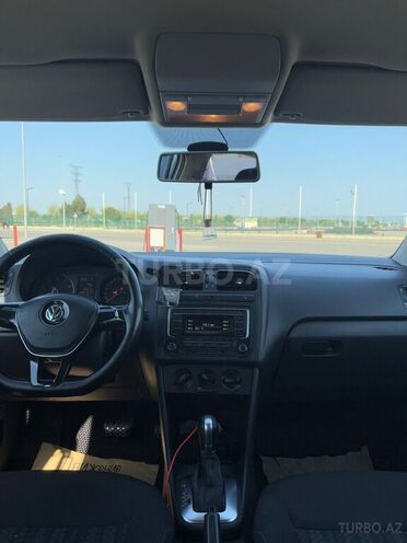 Volkswagen Polo 2018, 130,000 km - 1.6 l - Bakı