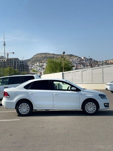 Volkswagen Polo 2018, 130,000 km - 1.6 l - Bakı