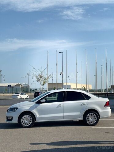 Volkswagen Polo 2018, 130,000 km - 1.6 l - Bakı