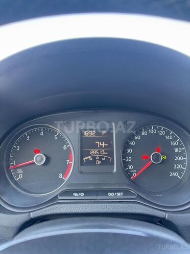 Volkswagen Polo 2018, 130,000 km - 1.6 l - Bakı