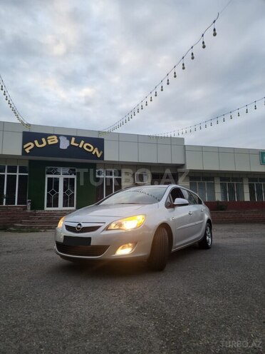 Opel Astra 2012, 225,123 km - 1.4 l - Quba