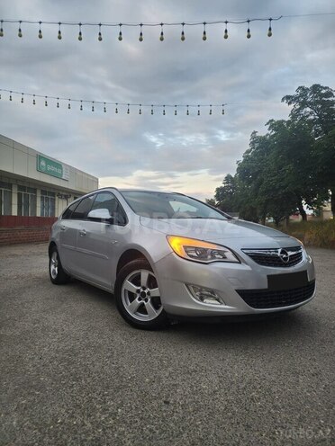 Opel Astra 2012, 225,123 km - 1.4 l - Quba