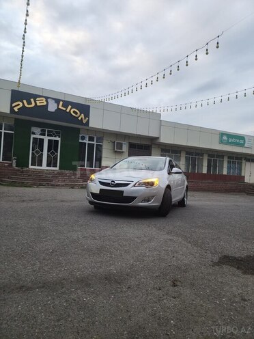 Opel Astra 2012, 225,123 km - 1.4 l - Quba
