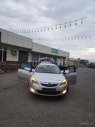 Opel Astra 2012, 225,123 km - 1.4 l - Quba