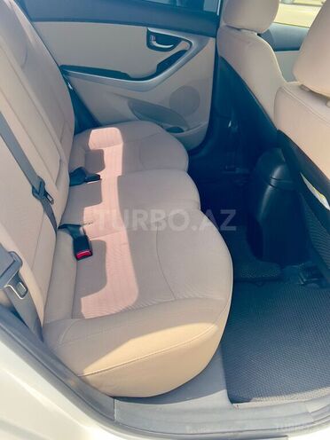 Hyundai Elantra 2015, 133,576 km - 1.8 l - Bakı