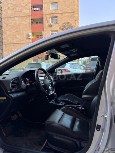Hyundai Elantra 2018, 99,999 km - 1.6 л - Bakı