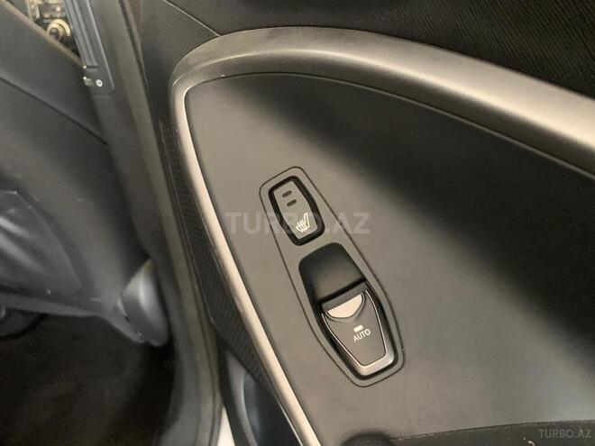 Hyundai Grand Santa Fe-10