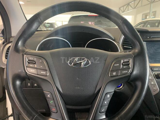 Hyundai Grand Santa Fe-5