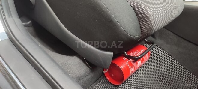 Toyota Corolla 2006, 289,000 km - 1.4 l - Bakı