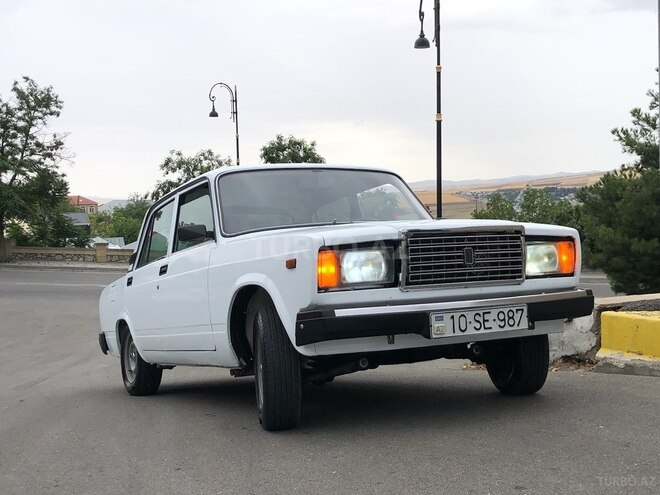 LADA (VAZ) 2107-1