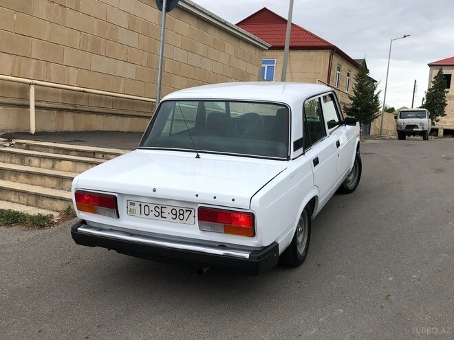 LADA (VAZ) 2107-2