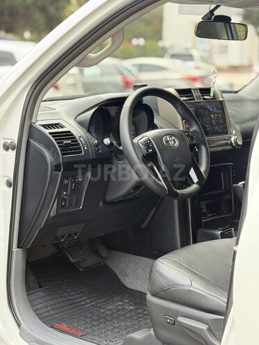 Toyota Land Cruiser Prado-10