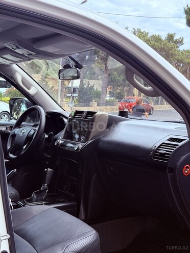 Toyota Land Cruiser Prado-6