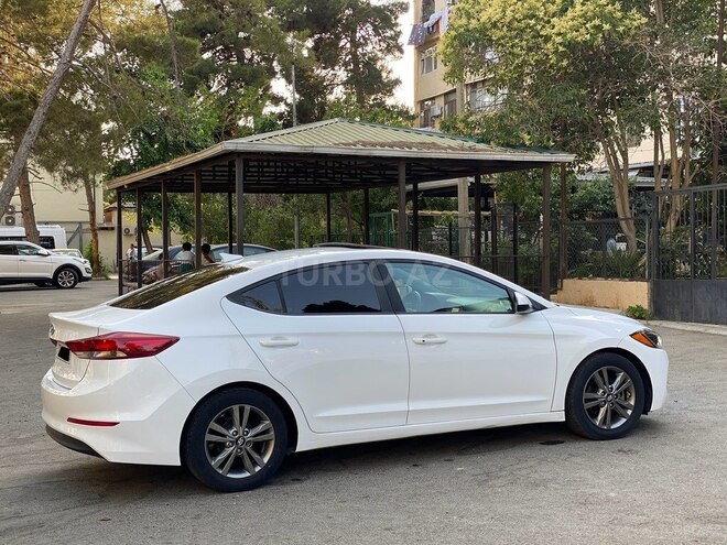 Hyundai Elantra 2017, 99,900 km - 2.0 l - Bakı