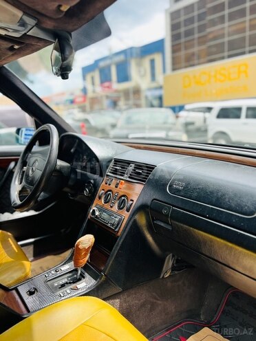 Mercedes C 220 d 1995, 296,734 km - 2.2 l - Bakı