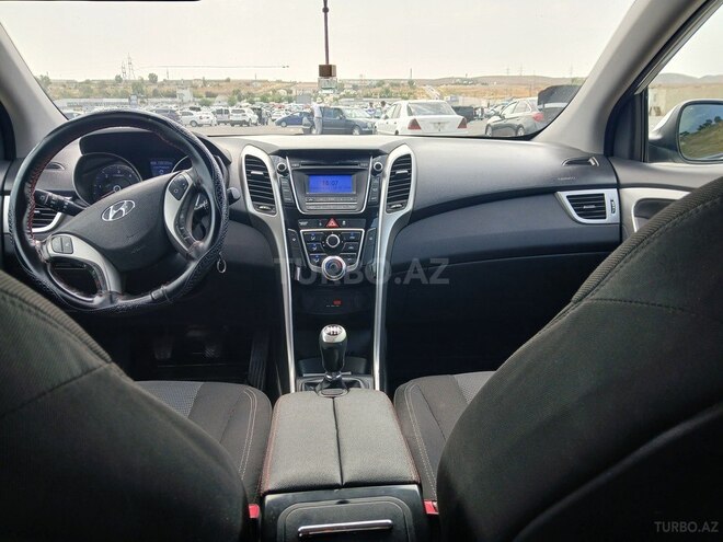 Hyundai i30 2015, 165,000 km - 1.4 l - Şamaxı