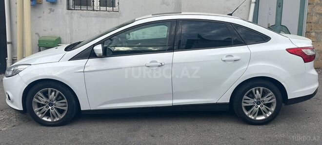 Ford Focus 2013, 228,000 km - 1.6 л - Bakı