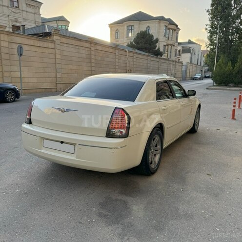 Chrysler 300C-2