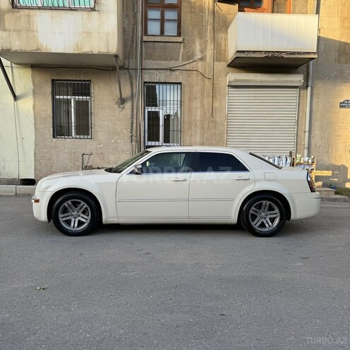 Chrysler 300C-3