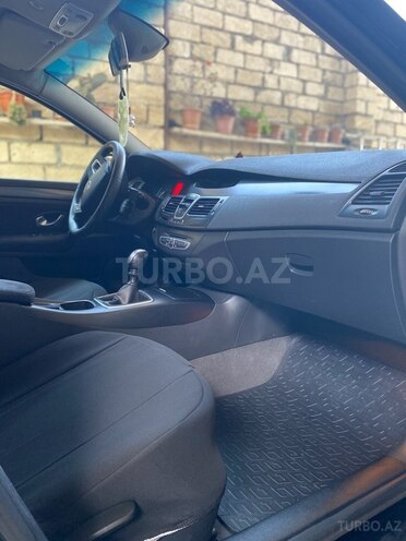 Renault Laguna-5