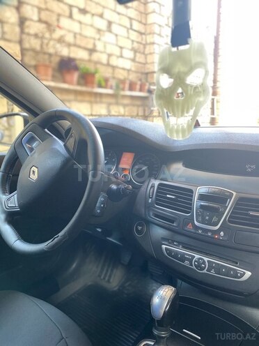 Renault Laguna-8