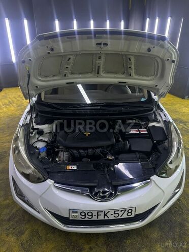Hyundai Elantra 2015, 218,871 km - 1.8 л - Bakı
