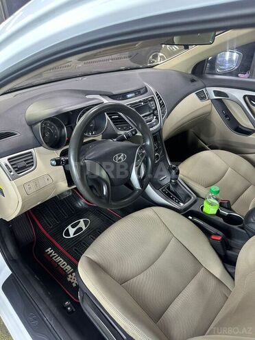 Hyundai Elantra 2015, 218,871 km - 1.8 л - Bakı