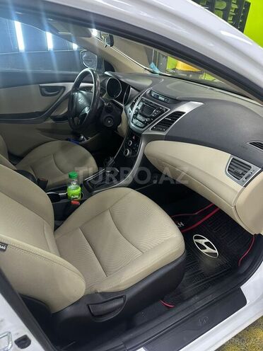Hyundai Elantra 2015, 218,871 km - 1.8 л - Bakı