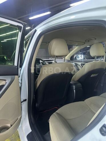 Hyundai Elantra 2015, 218,871 km - 1.8 л - Bakı
