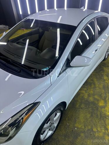 Hyundai Elantra 2015, 218,871 km - 1.8 л - Bakı