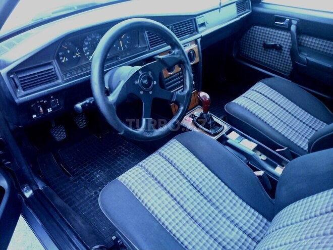 Mercedes 190 1992, 323,526 km - 1.8 l - Bakı