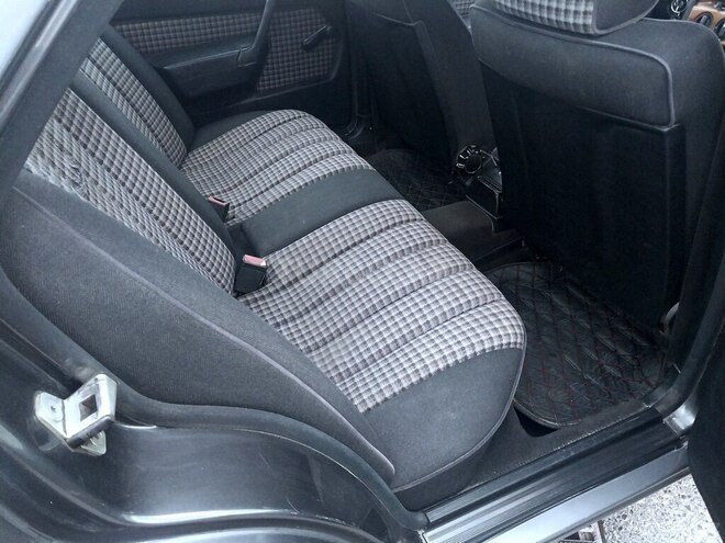 Mercedes 190 1992, 323,526 km - 1.8 l - Bakı