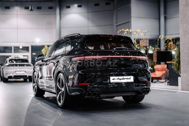 Porsche Cayenne E-Hybrid-6