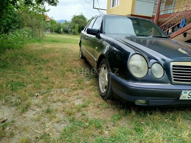 Mercedes E 200 1997, 355,565 km - 2.0 l - Astara