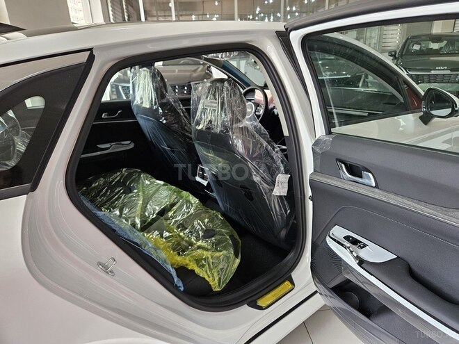 Kia K5-19