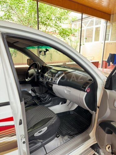 Mitsubishi L200 2014, 261,000 km - 2.5 l - Bakı