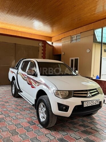 Mitsubishi L200 2014, 261,000 km - 2.5 l - Bakı