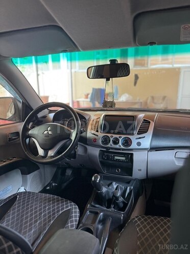Mitsubishi L200 2014, 261,000 km - 2.5 l - Bakı
