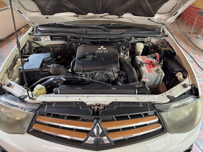 Mitsubishi L200 2014, 261,000 km - 2.5 l - Bakı