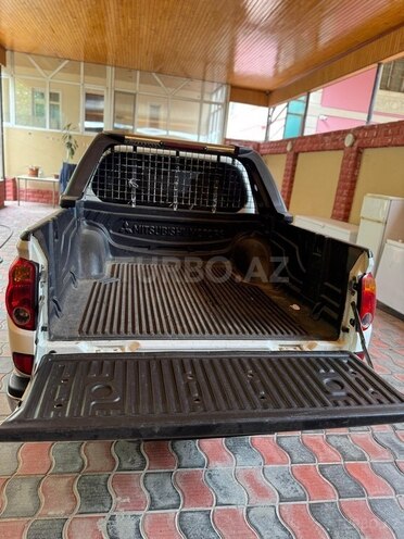 Mitsubishi L200 2014, 261,000 km - 2.5 l - Bakı