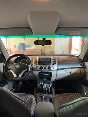Mitsubishi L200 2014, 261,000 km - 2.5 l - Bakı
