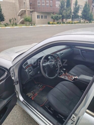 Mercedes E 270 2000, 544,800 km - 2.7 l - İmişli