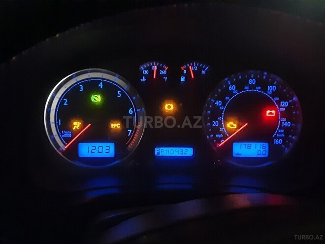 Volkswagen Jetta 2004, 286,650 km - 1.8 l - Gəncə