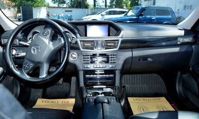 Mercedes E 350 2010, 330,000 km - 3.5 l - Bakı