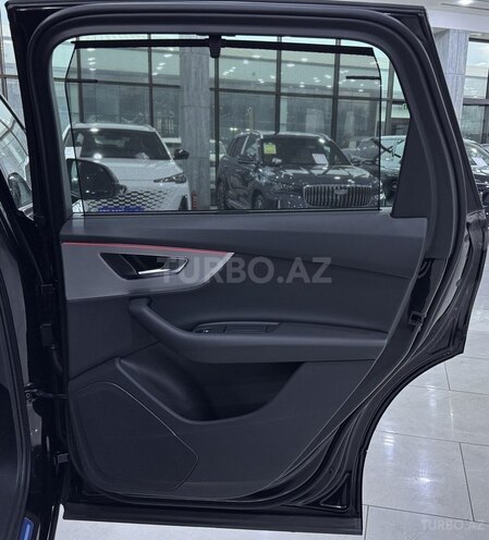 Audi Q7-15